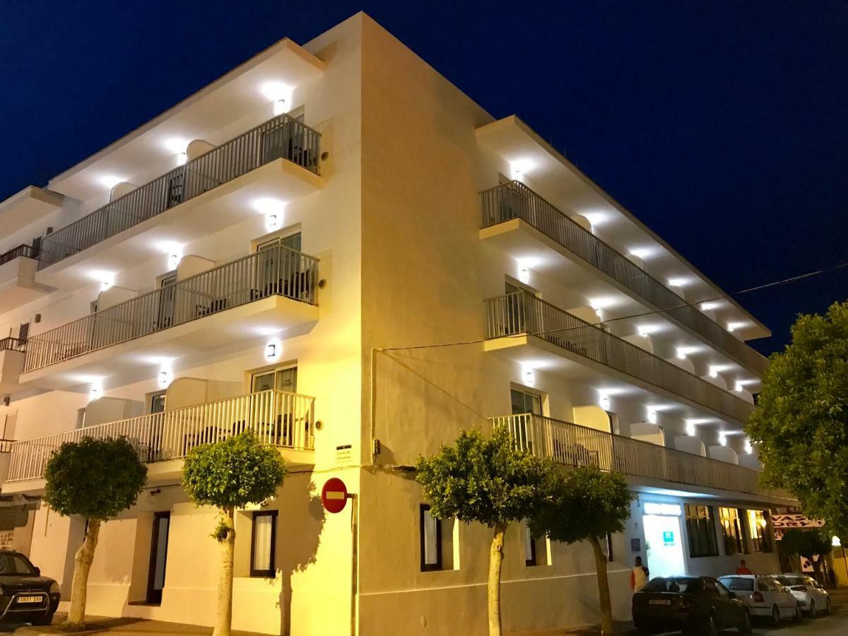 ホテル オスタル セルバンテス サンアントニオアバド エクステリア 写真